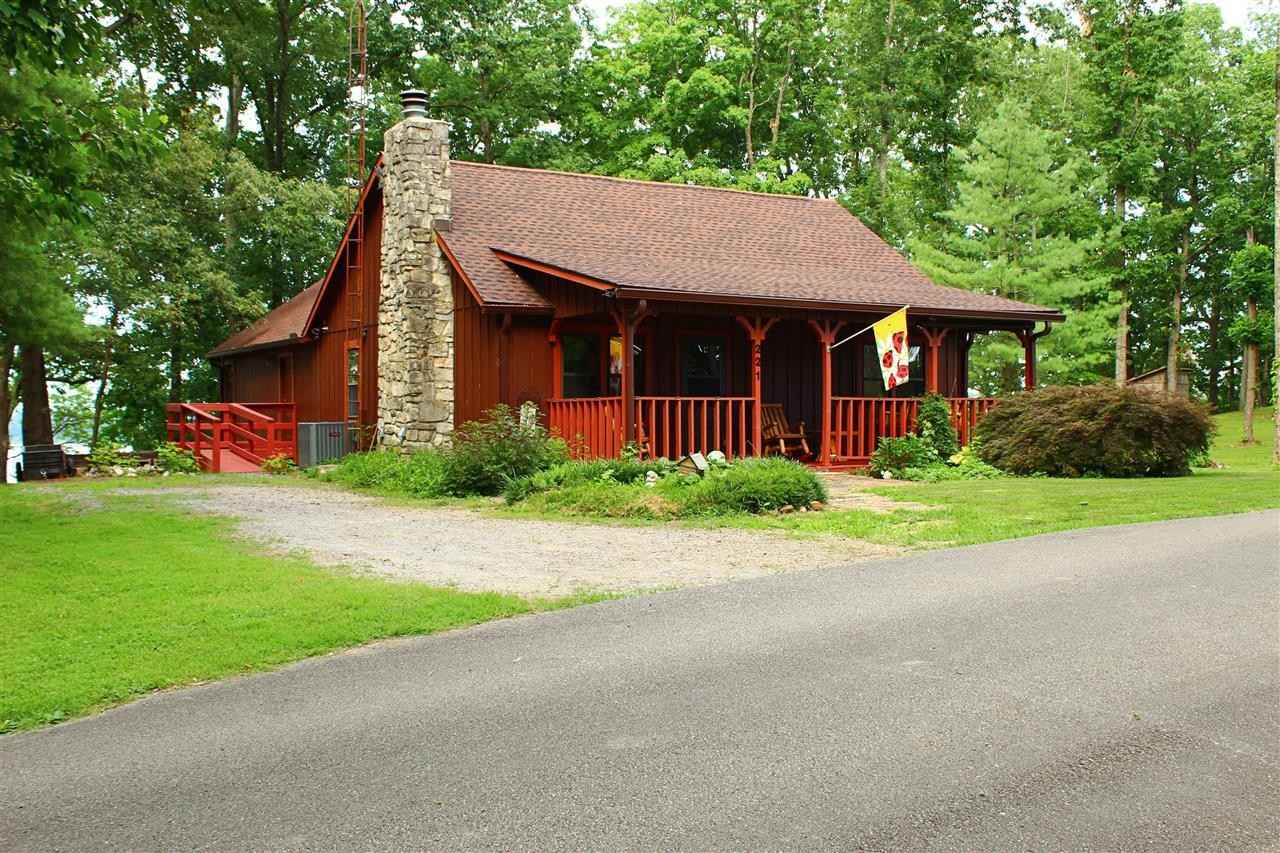 221 Lake Blf Ln  