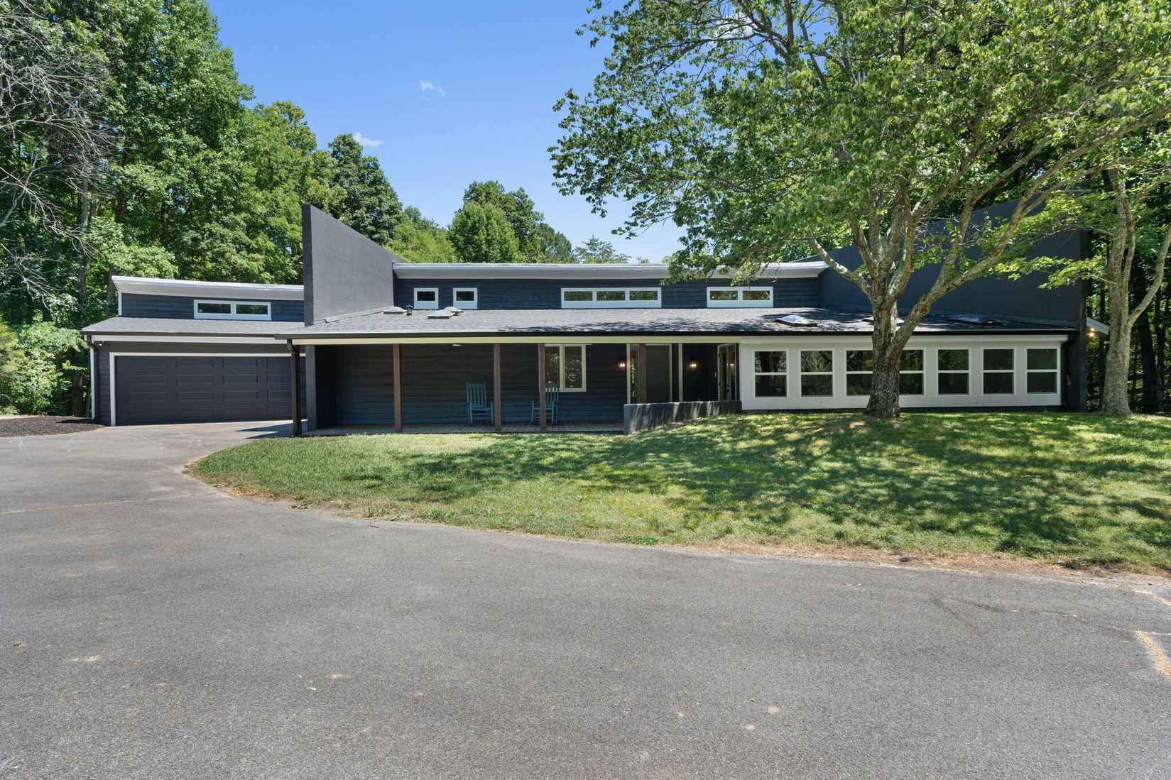 130 Knobb Hill Dr NW  