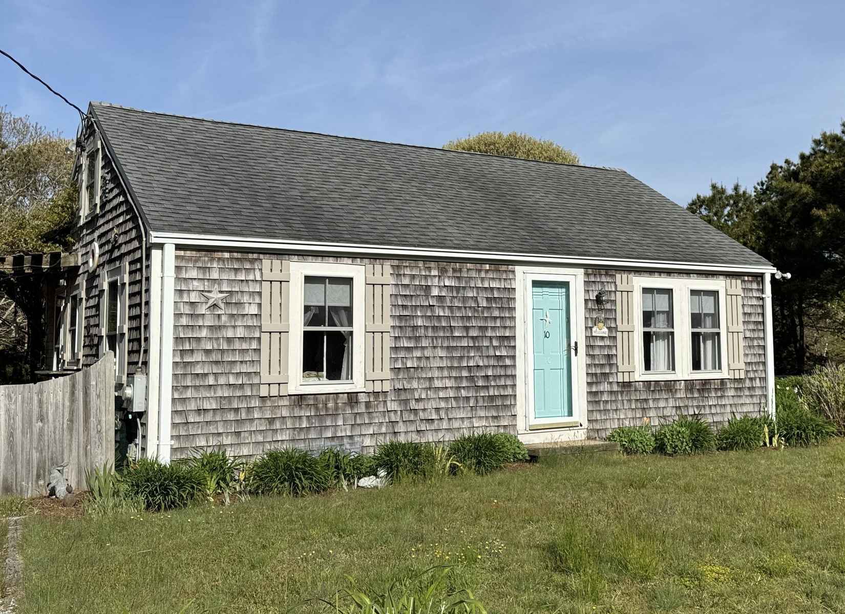 10 BAYSIDE CT  