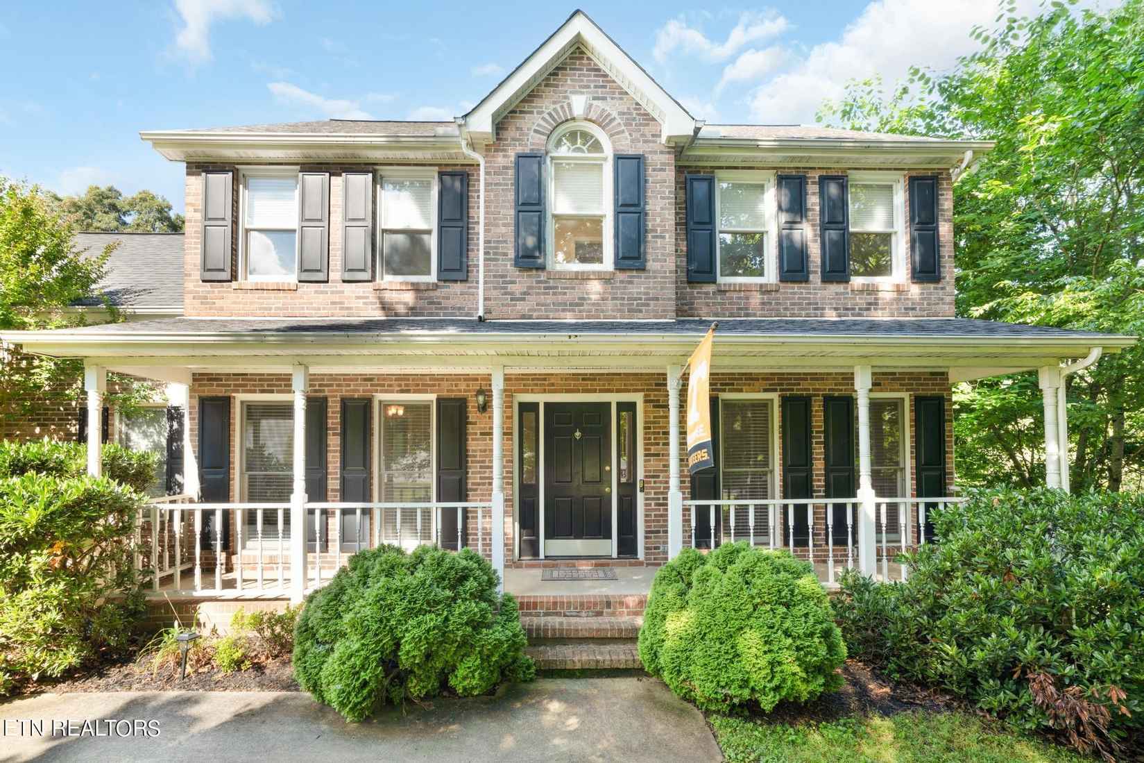 190 Country Walk Dr  