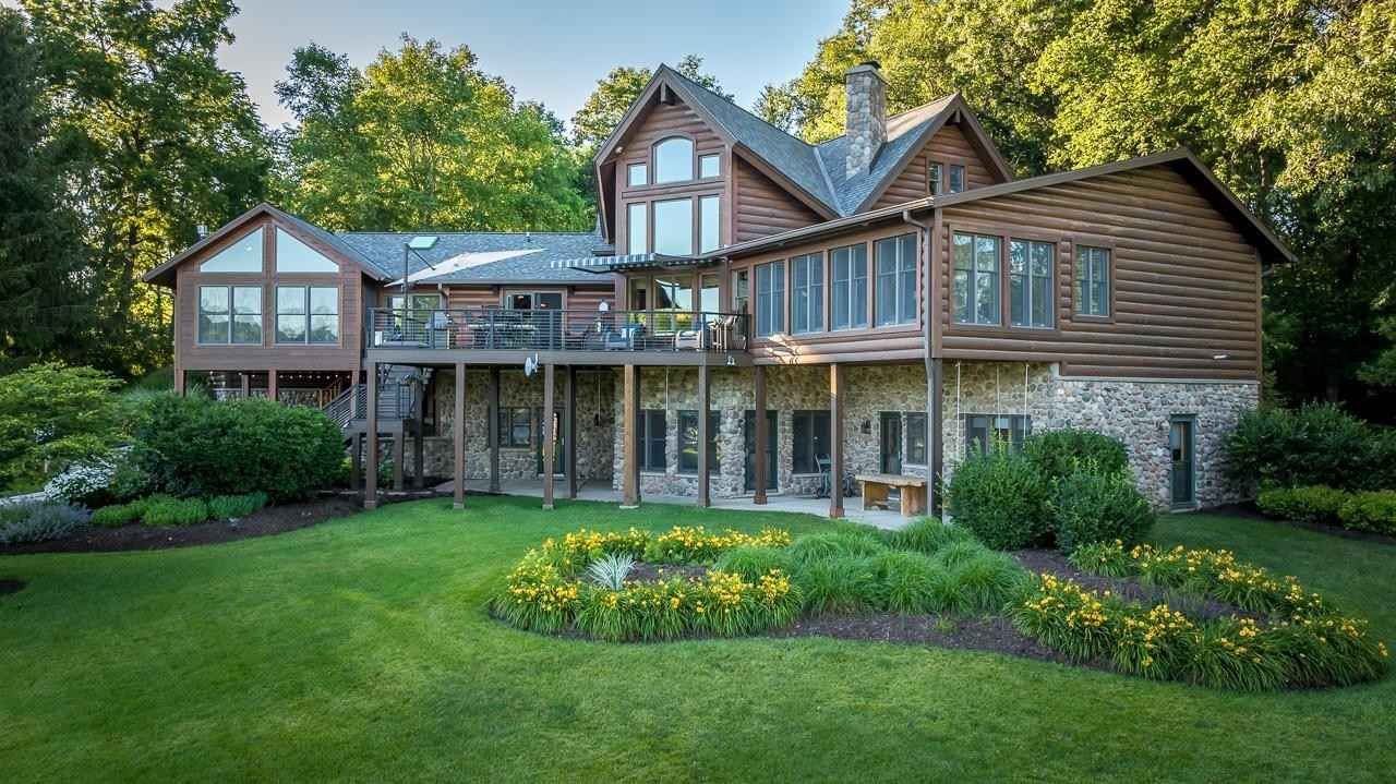 25-82 Lake Carroll Blvd  