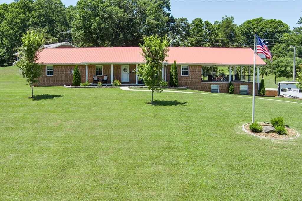 1069 McGregor Ln  