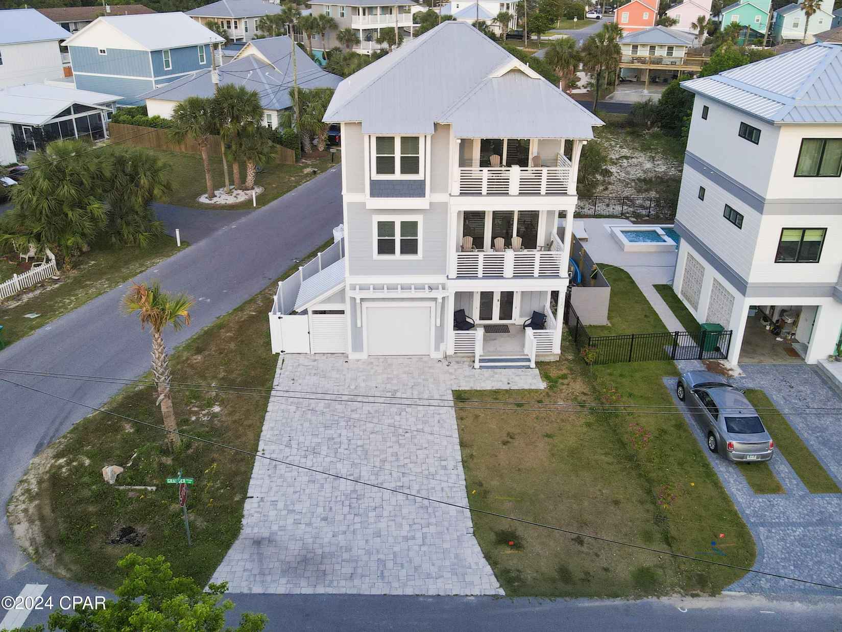 120 Granger Ln  
