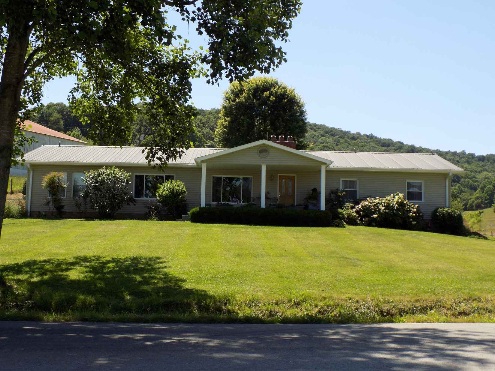 1392 Watson Rd  