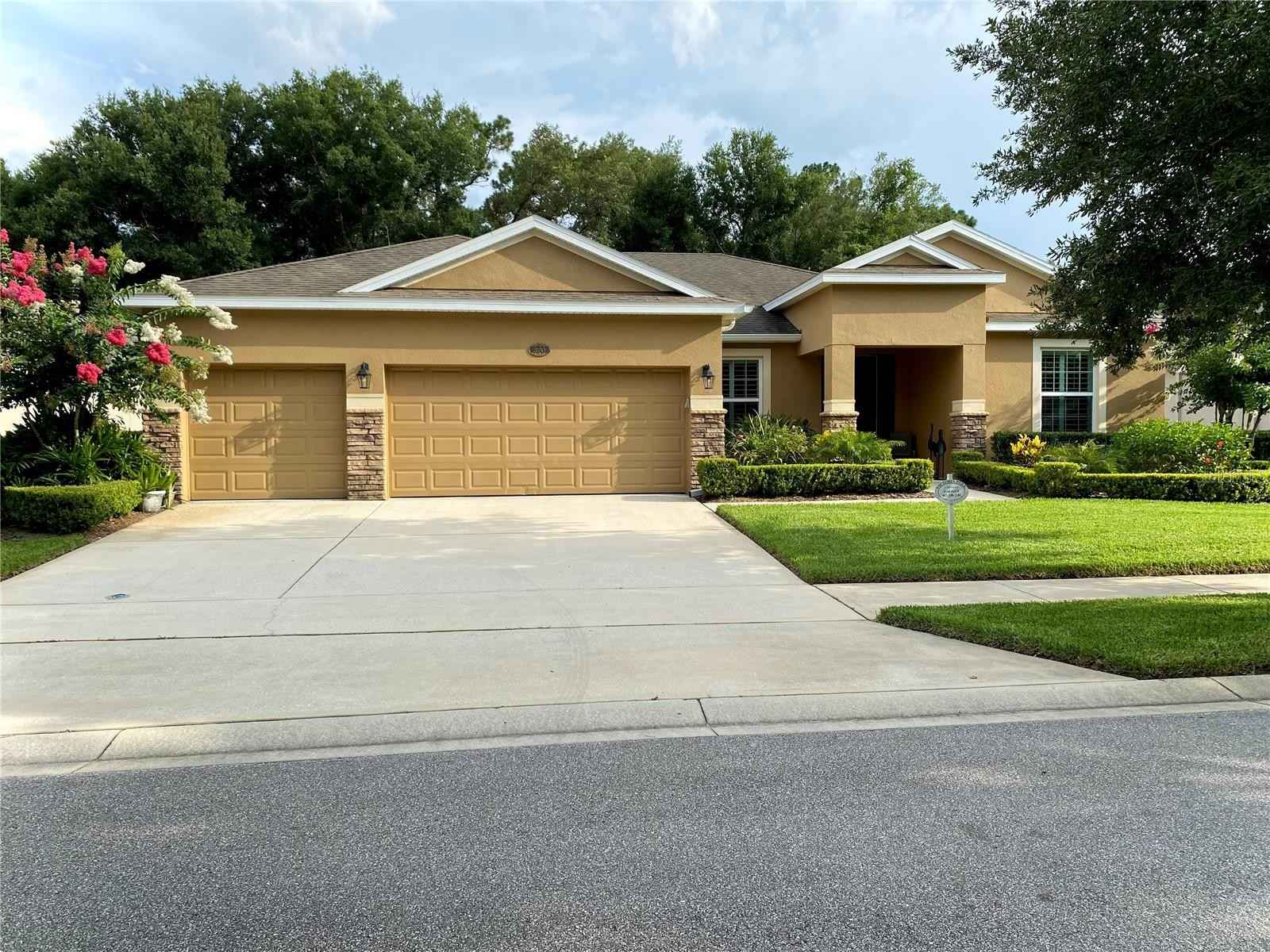 320 W Victoria Trails Blvd  