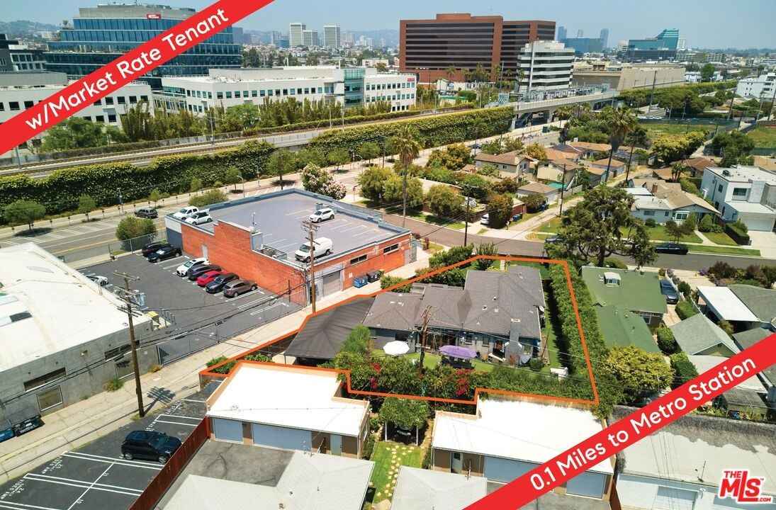 2215 Wellesley Ave  
