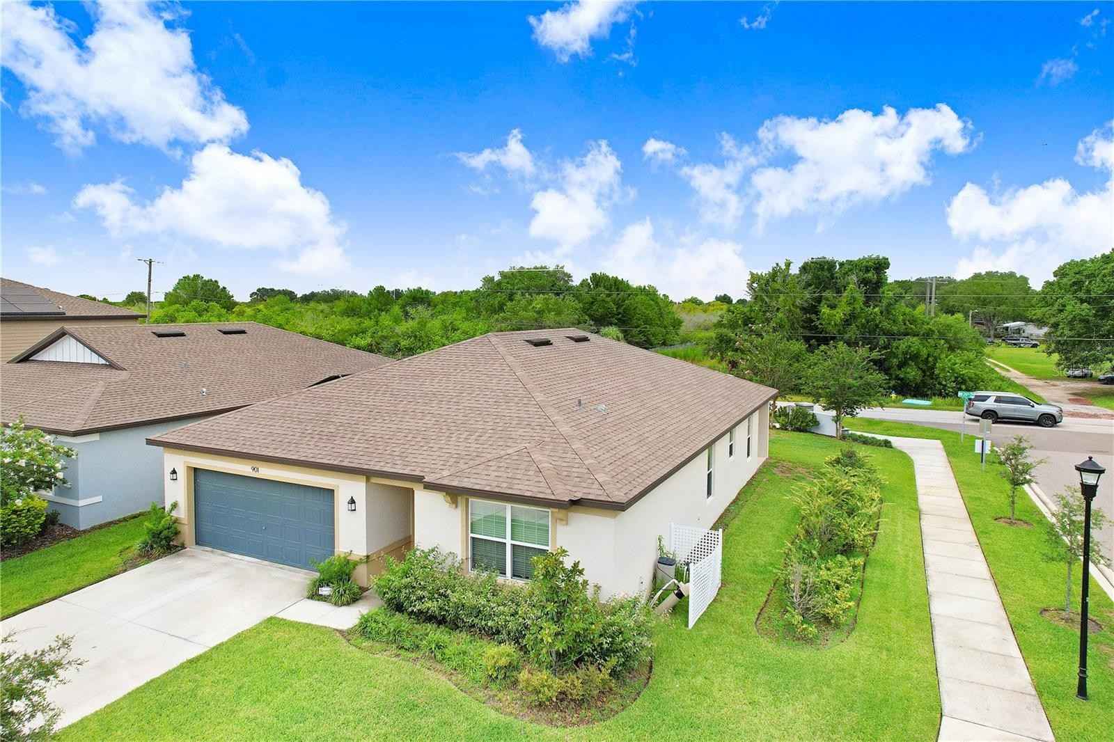 901 GOLDEN SHINER Ave  