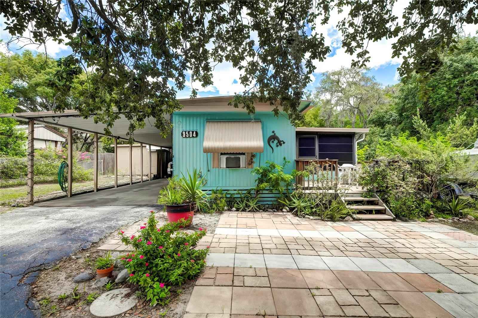 9504 Gatun St  