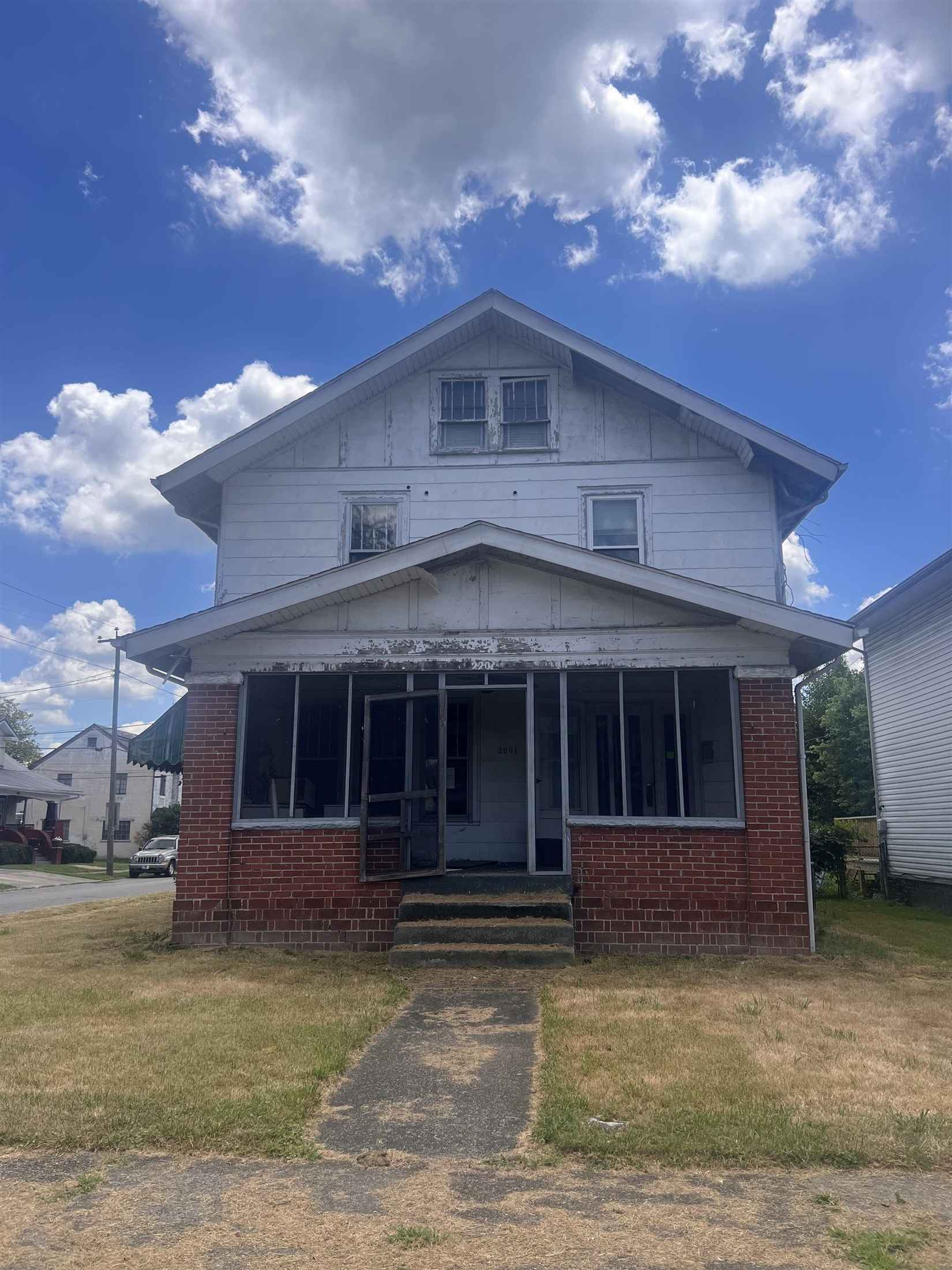 2201 Washington Ave  