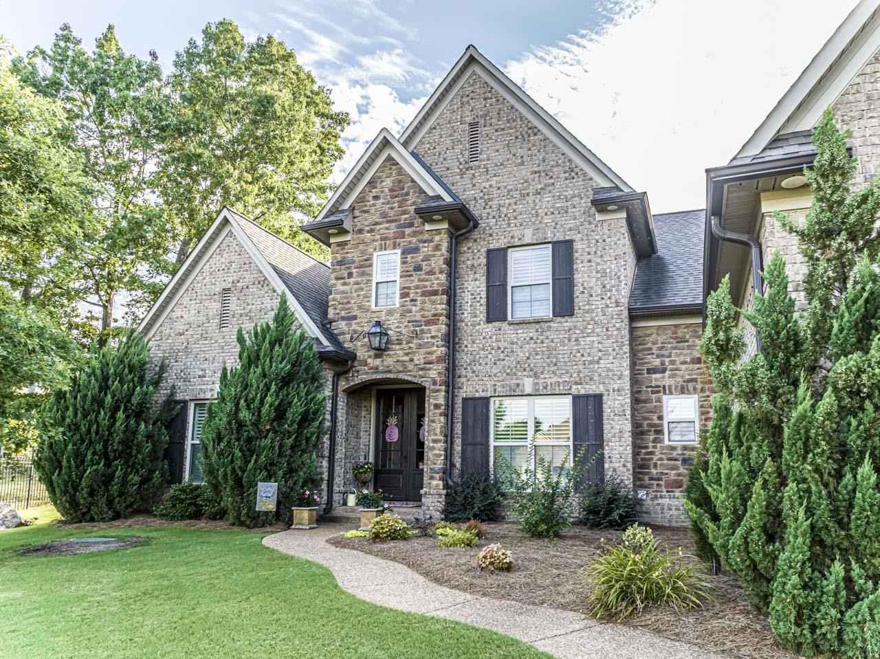 103 LAKEPOINTE  