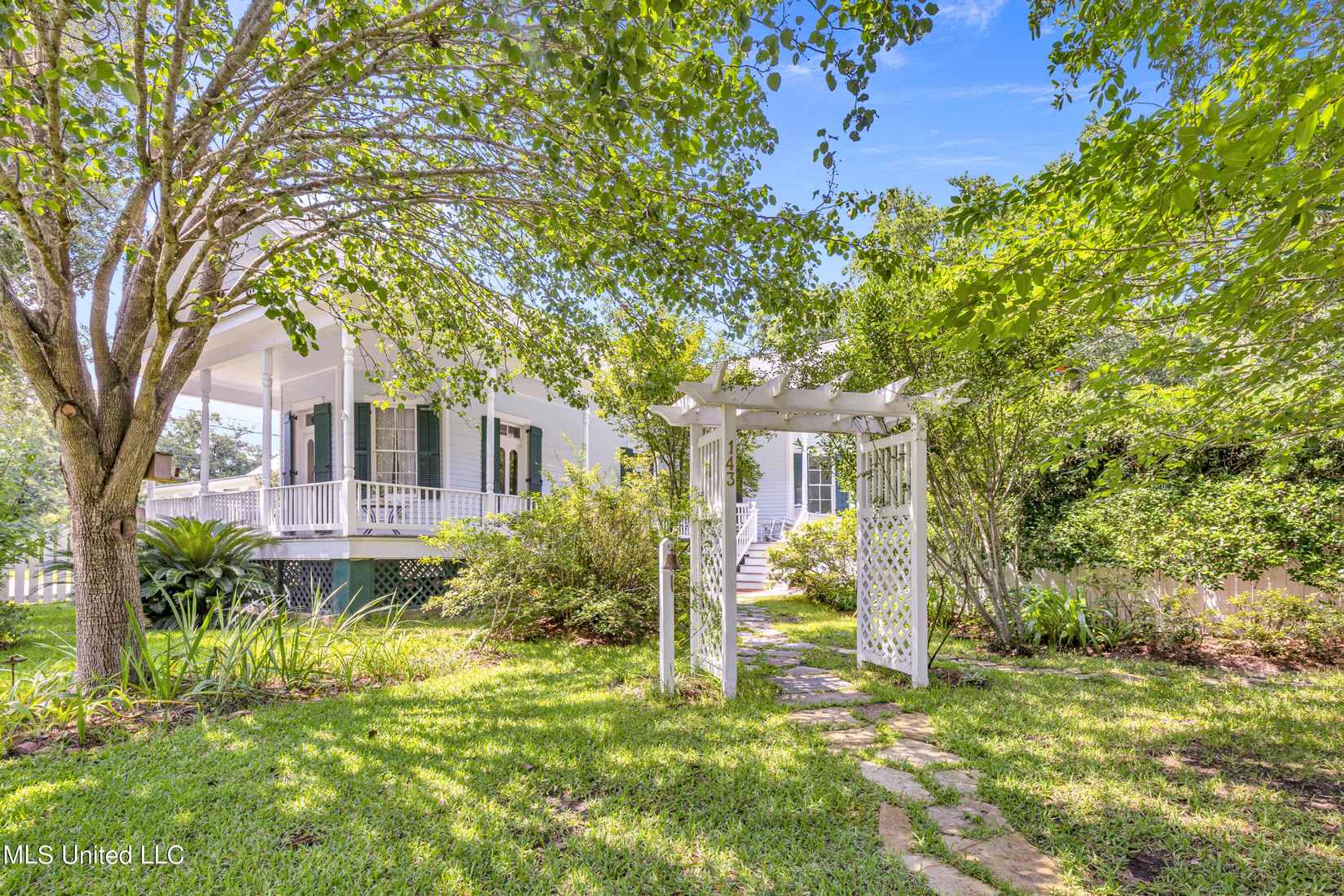 143 Saint Charles St St  