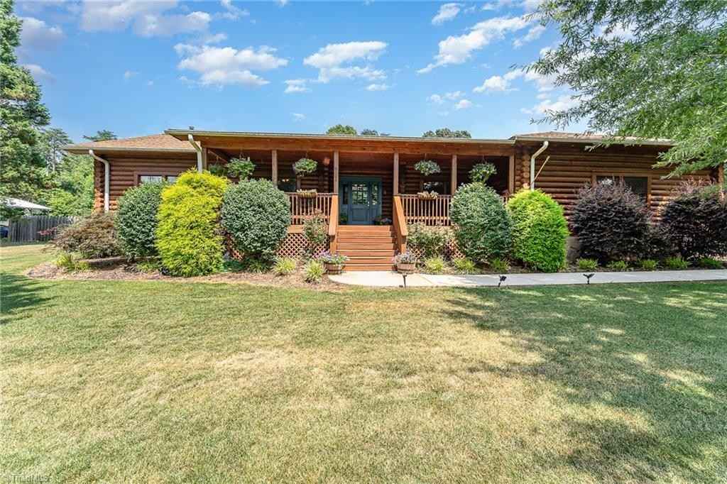 8108 Lariat Dr  