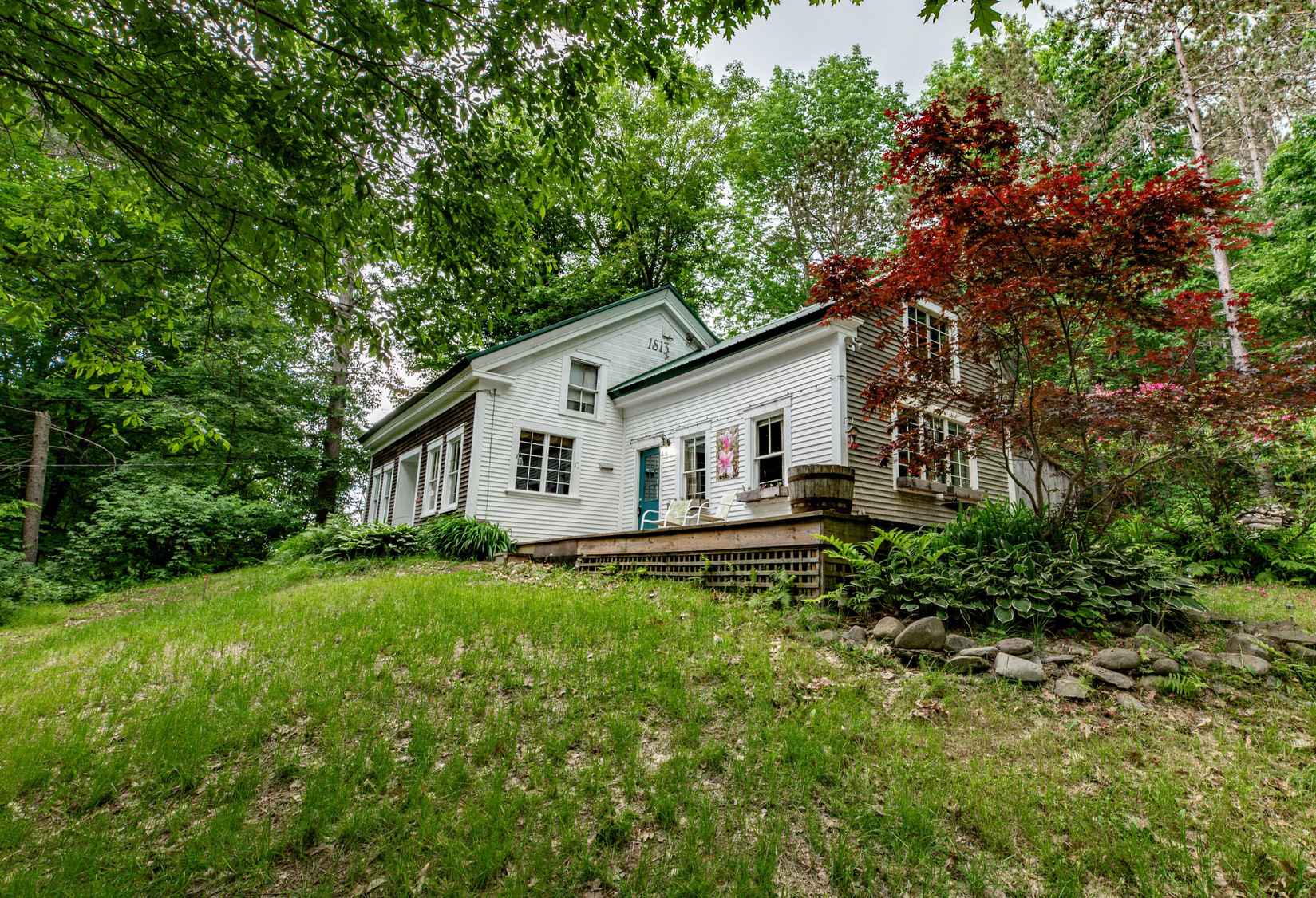 375 Swan Lk Ave  