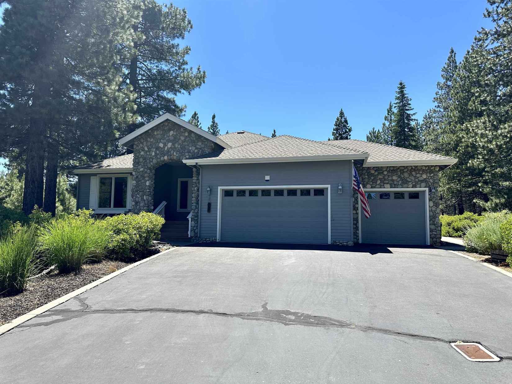 24 Frostwood Ln  