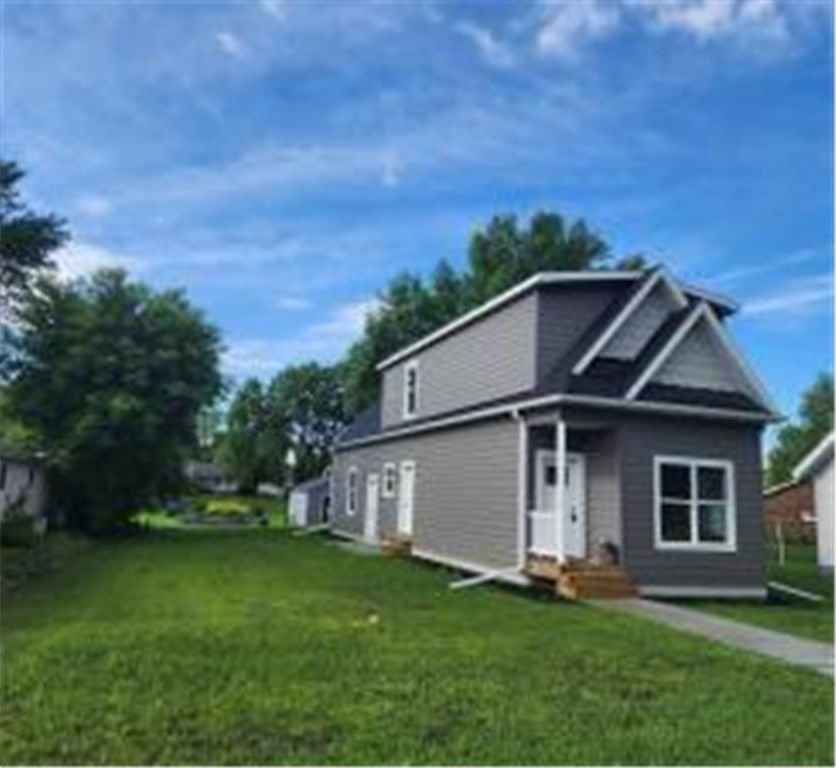 516 E Elm St  