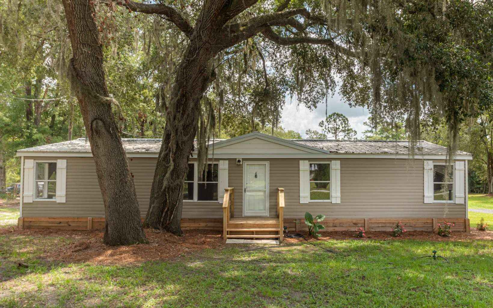 452 NW Gar Pond Ct  
