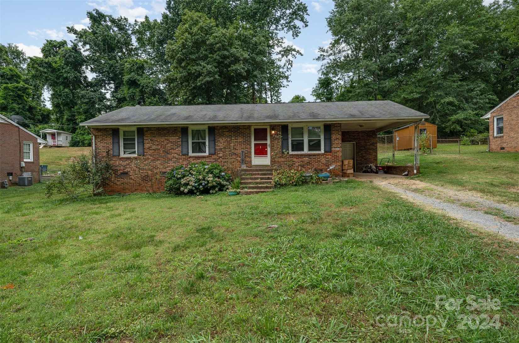 205 Pinehurst Dr  