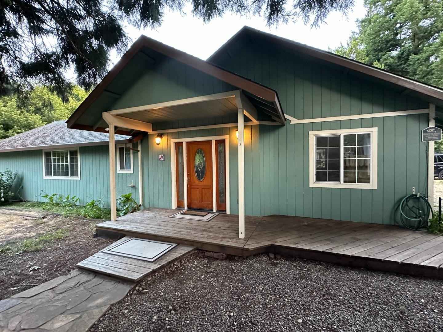 300 Woodland Dr  