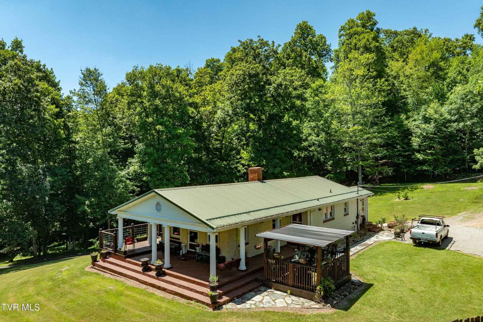 542 Rainbow Rd  