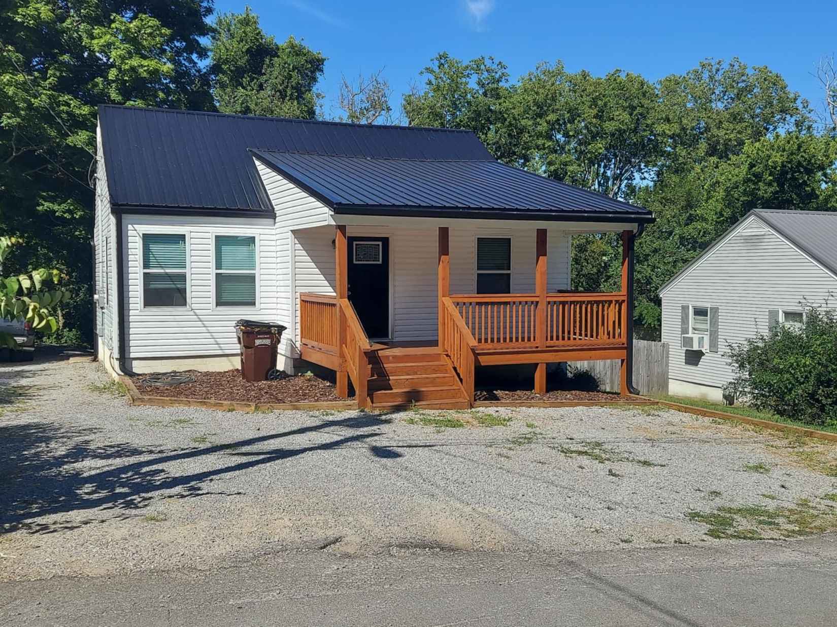 104 Lowell Ave  