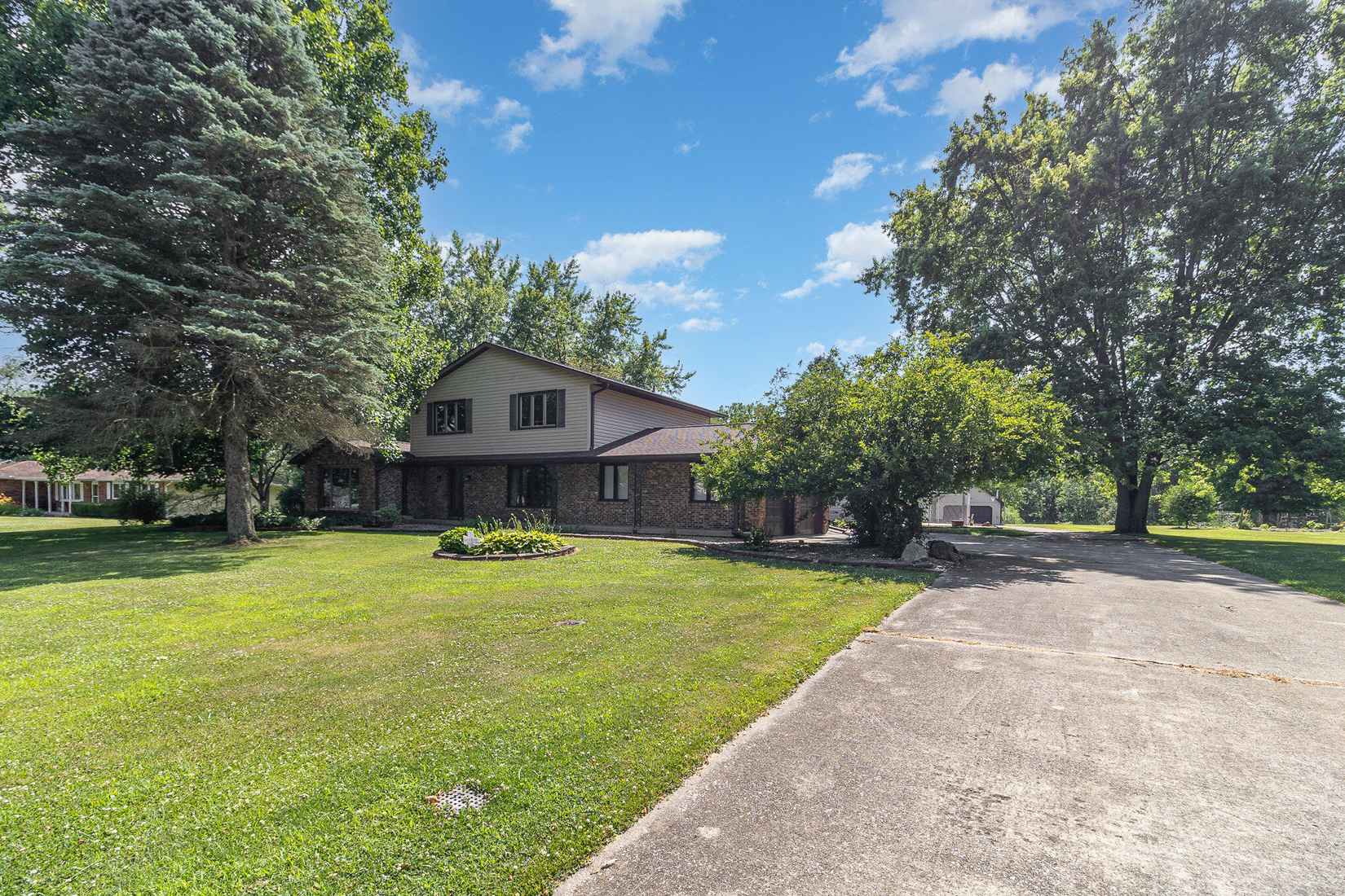 466 Southfield Ln  