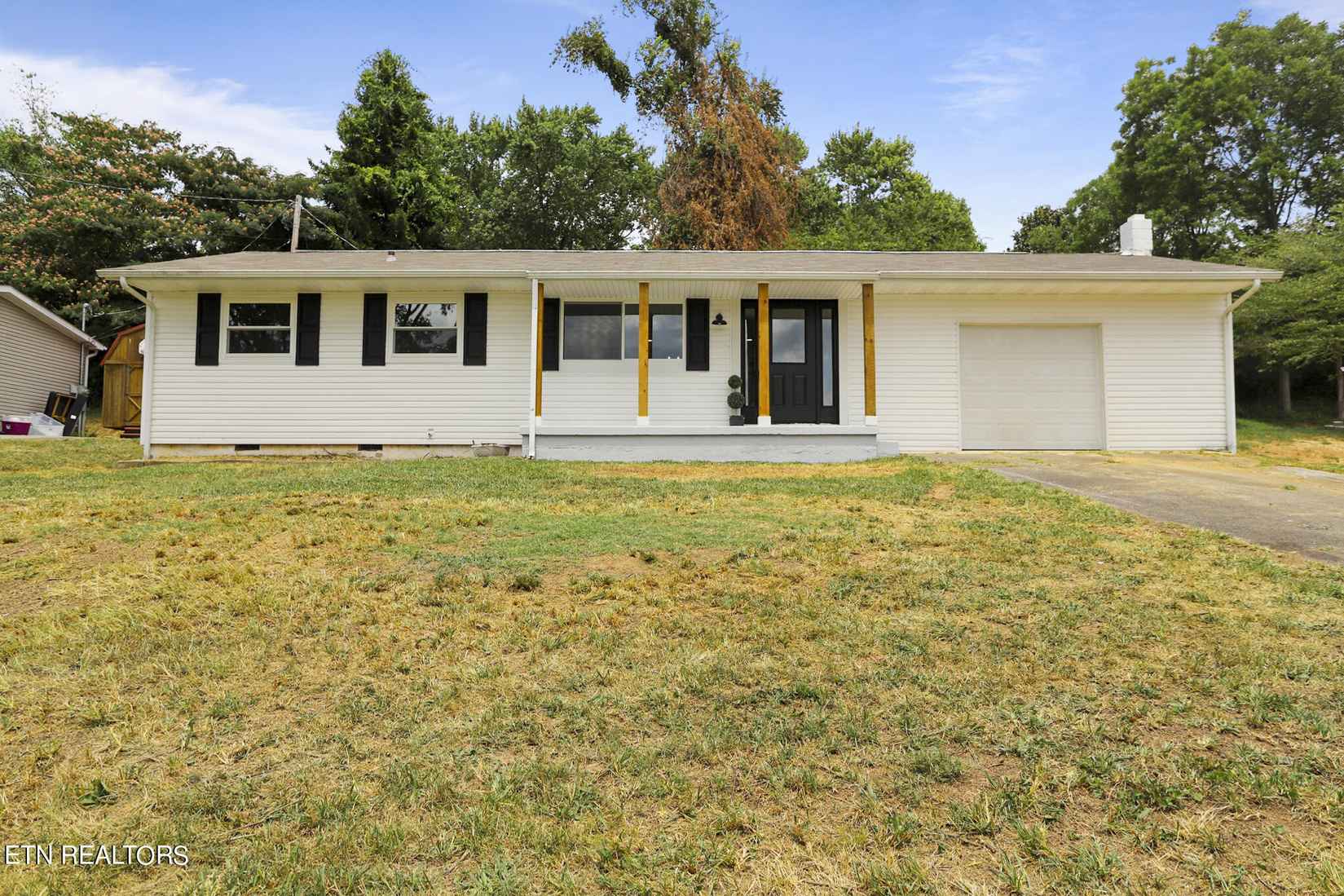 312 Lakeview Rd  