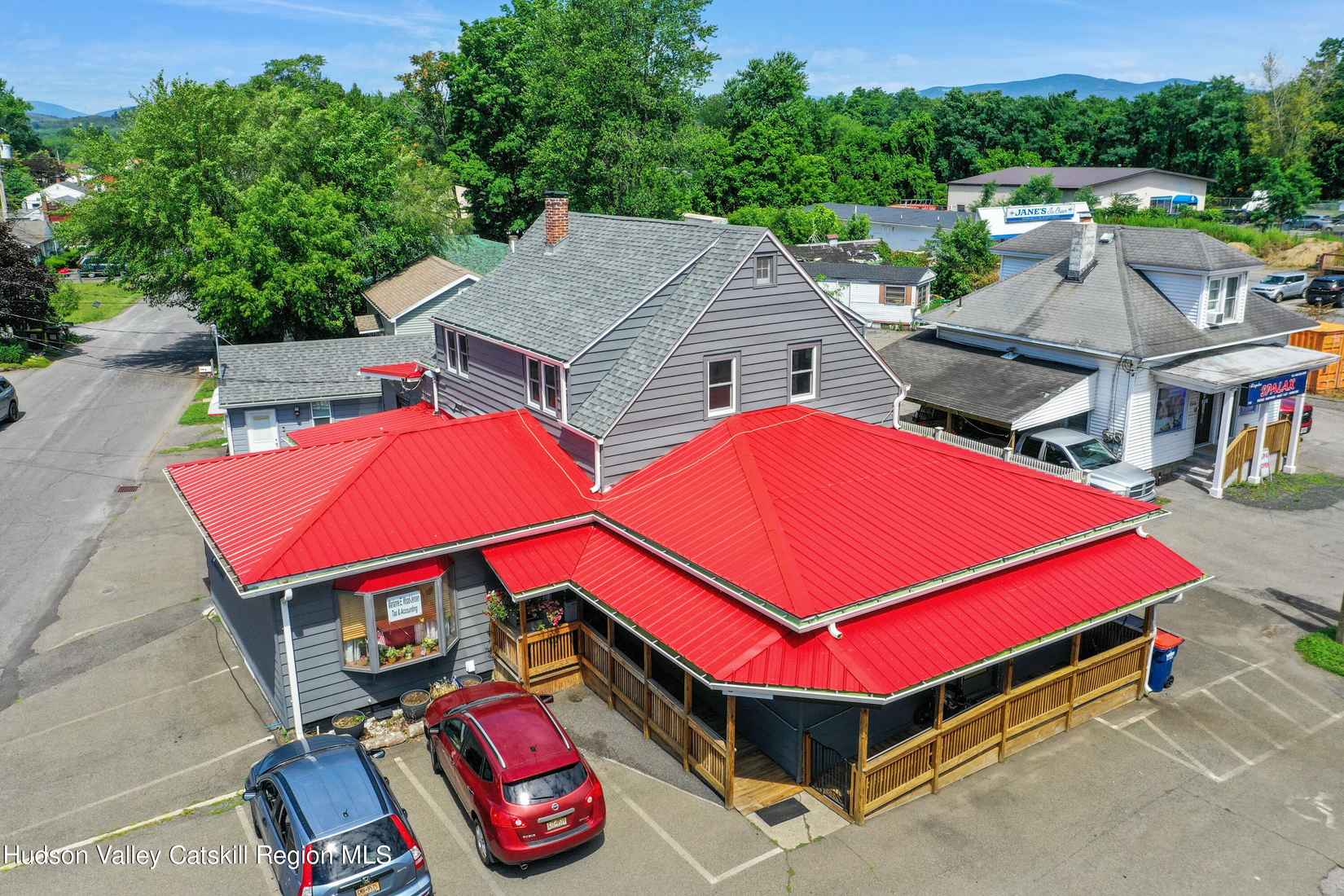 703 Ulster Ave  