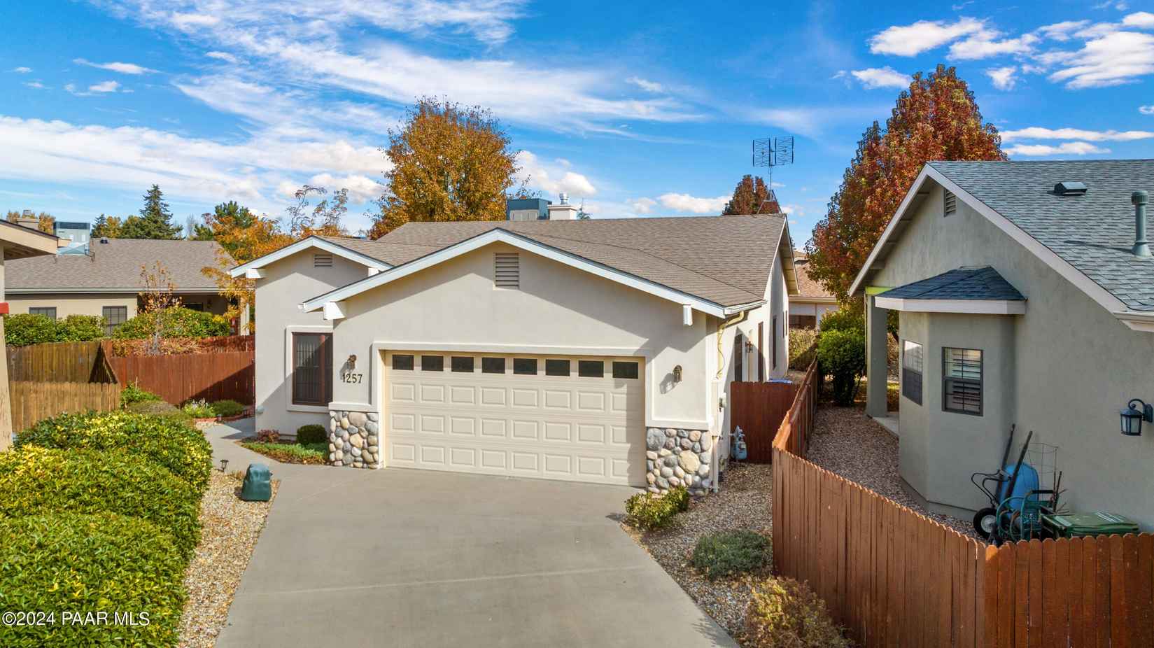 1257 Gardenia Ln  