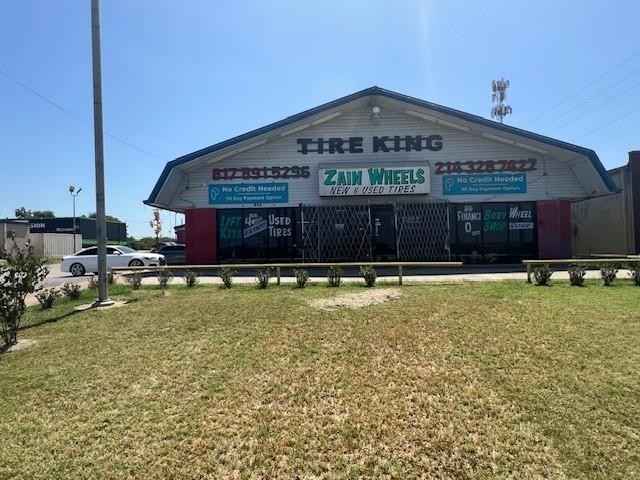 1452 N Interstate I35 E  