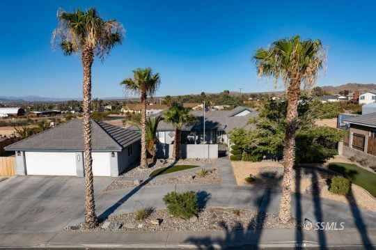 2112 S Camino El Canon  