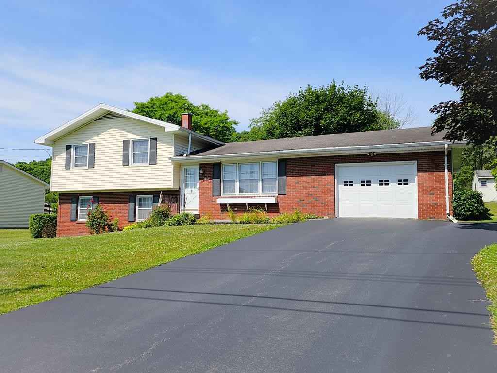 4883 Pinecrest Rd  