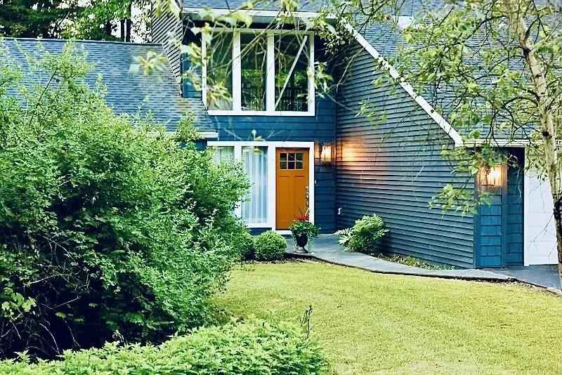 22 Chatfield Pl East  