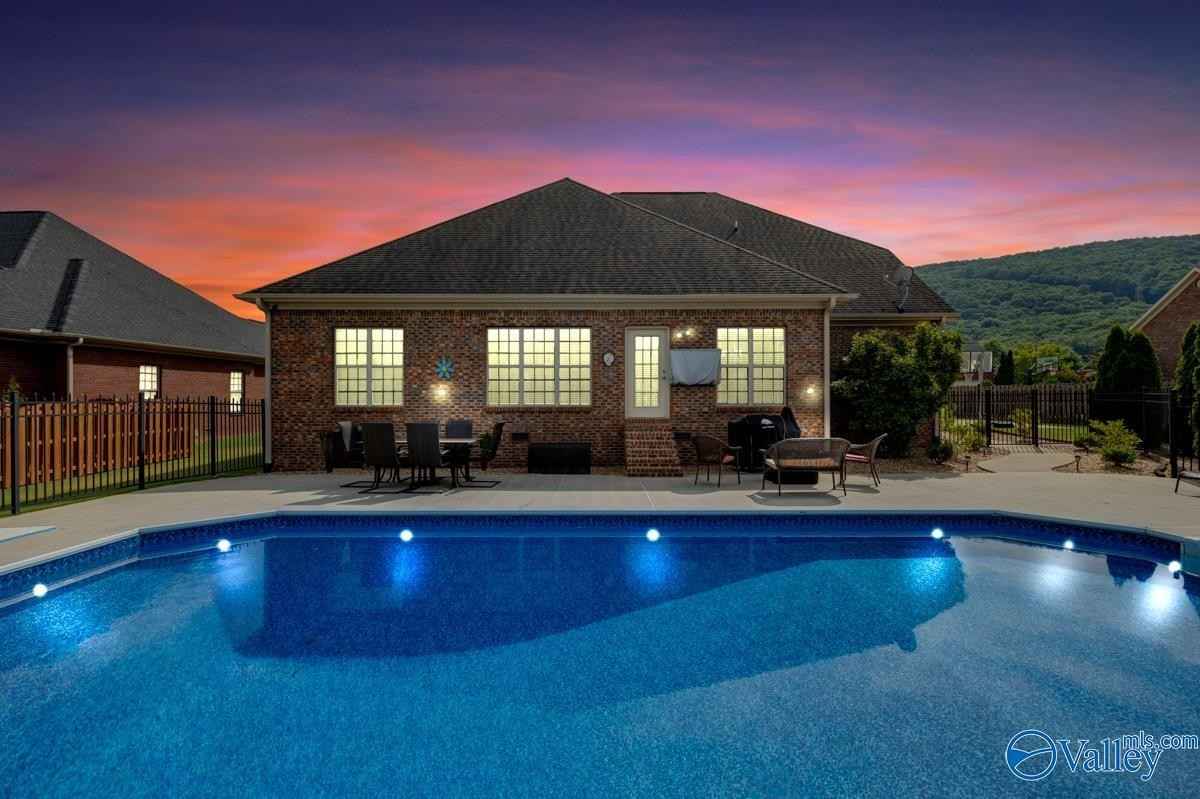 6816 Hampton Bend Cir SE  