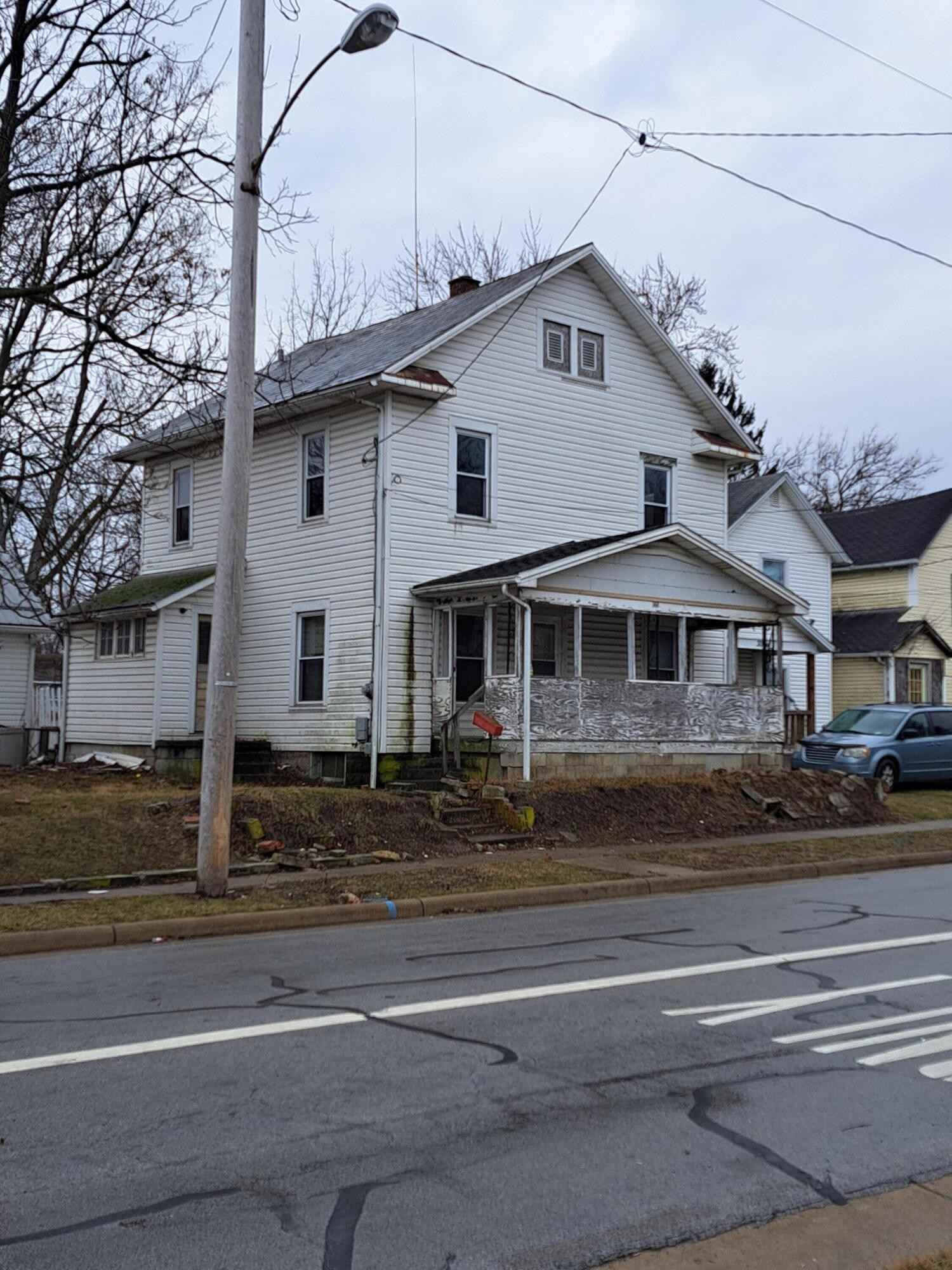 302 Blaine Ave  