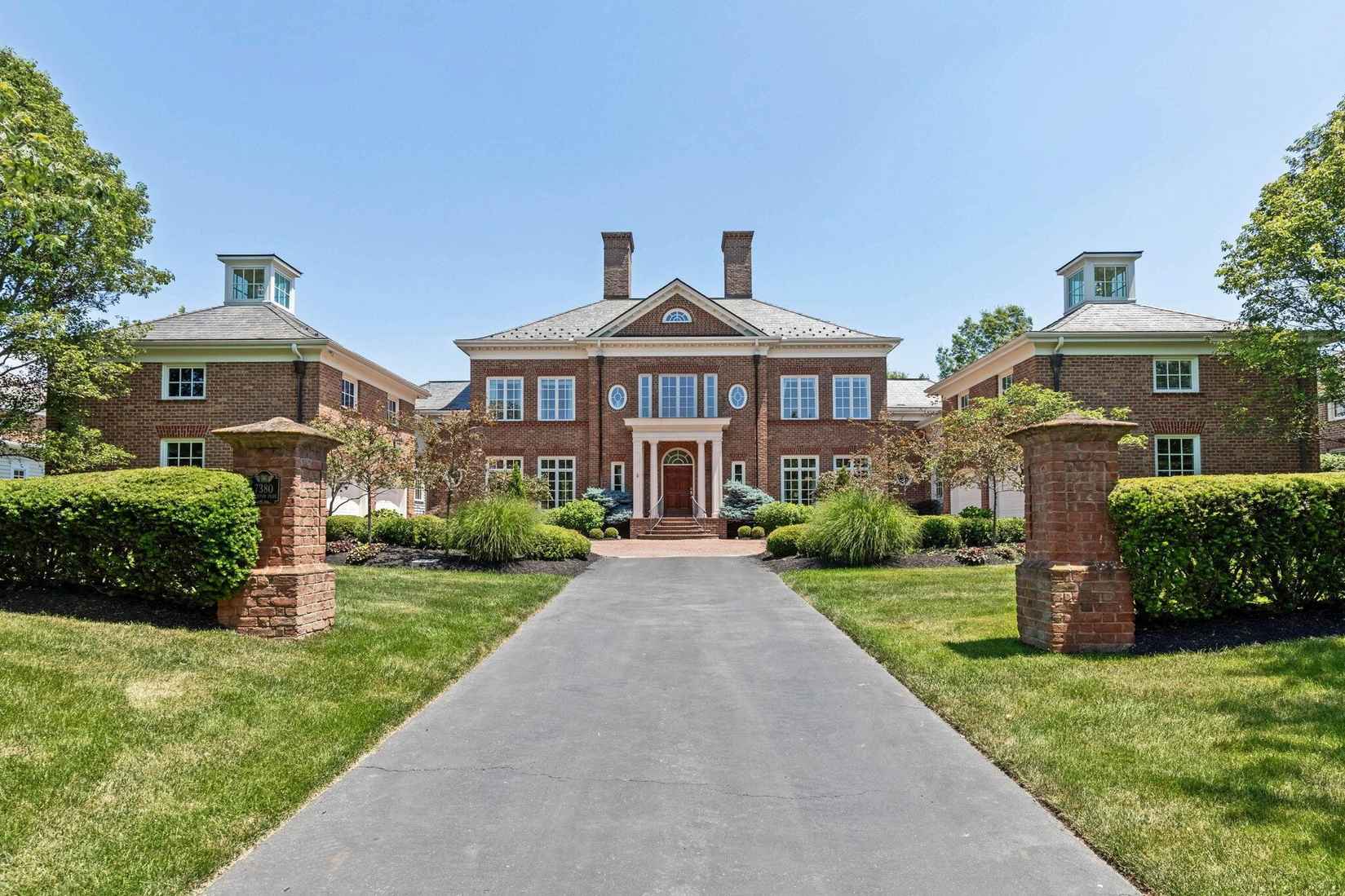 7380 Lambton Park Rd  