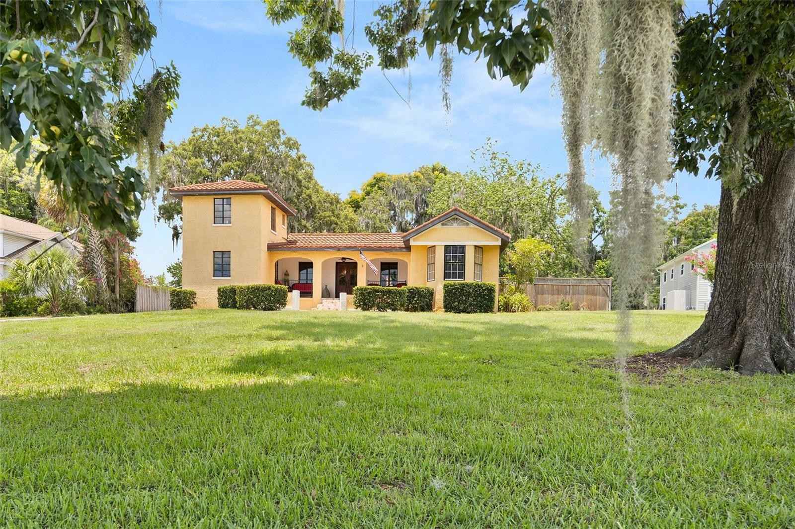 1495 Lakeshore Dr  