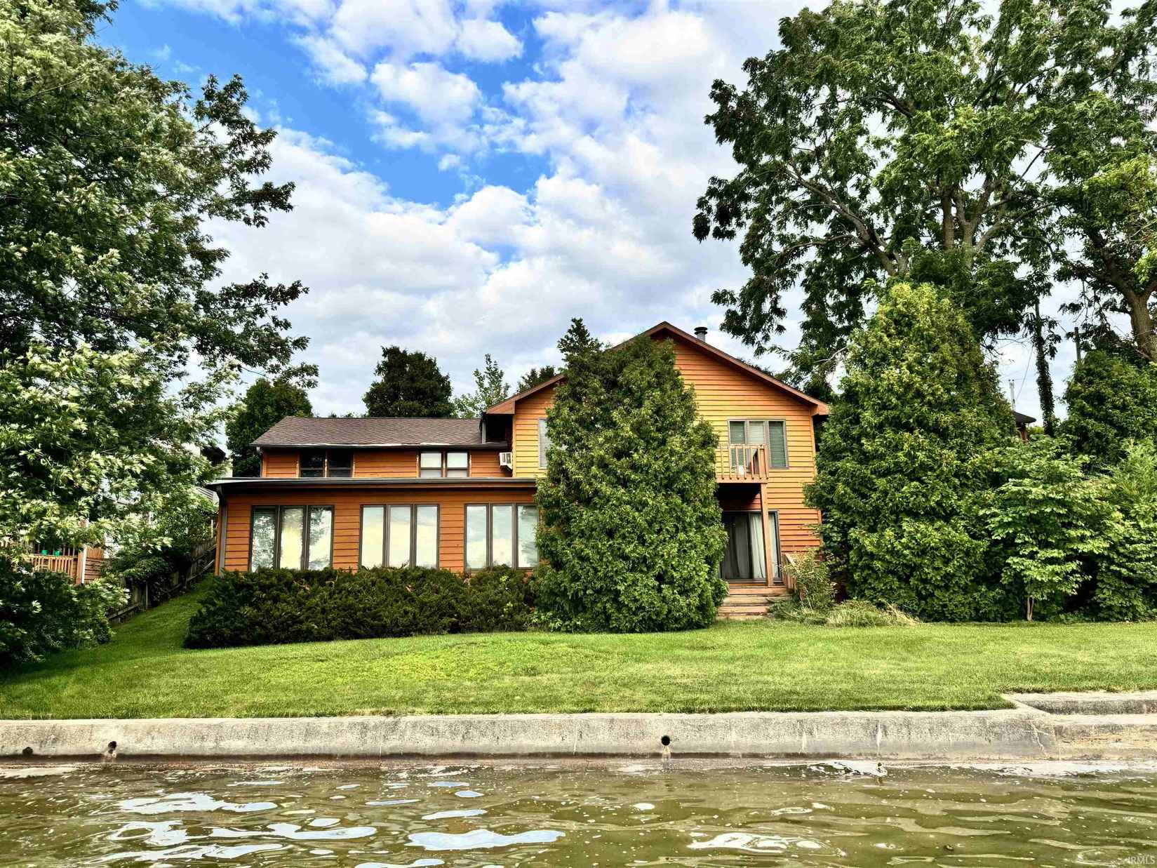 1500 N Lakeshore Dr  