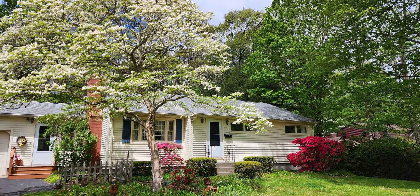 162 Canterbury Tpke  