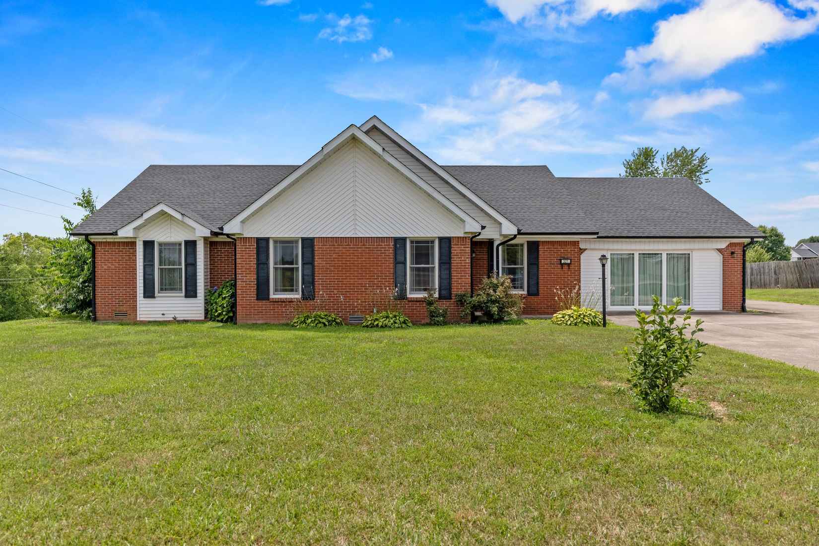 321 Meadowcrest Dr  