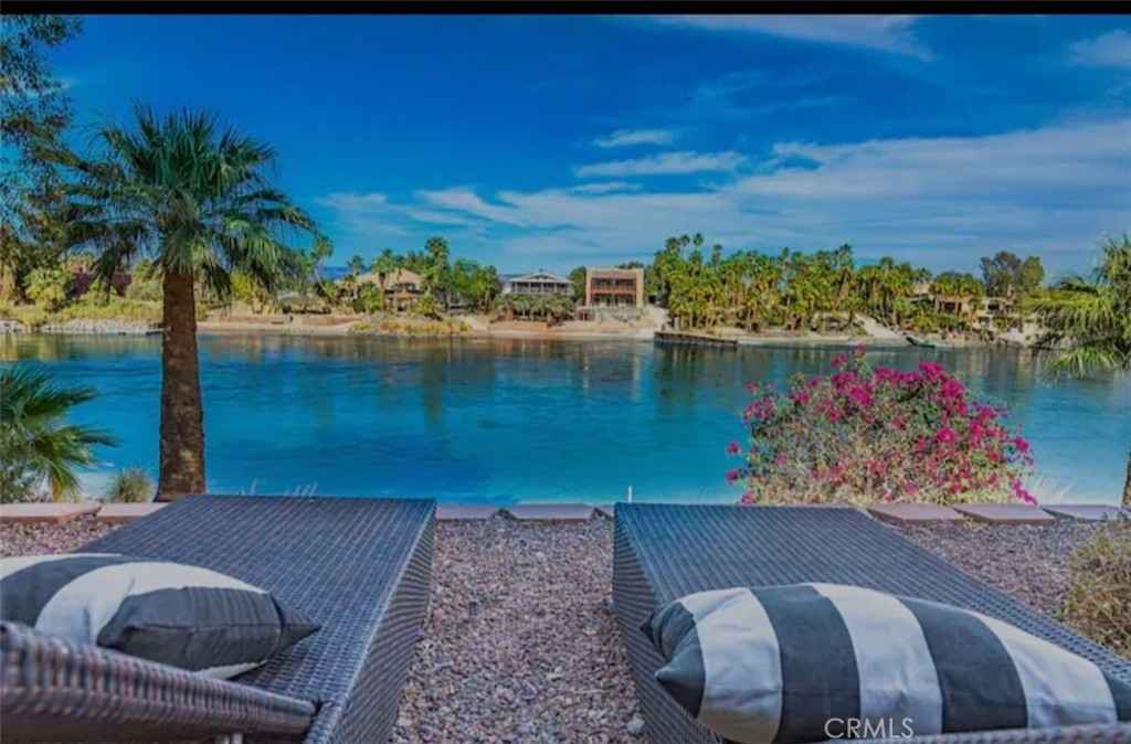 3660 Riverview Ter  