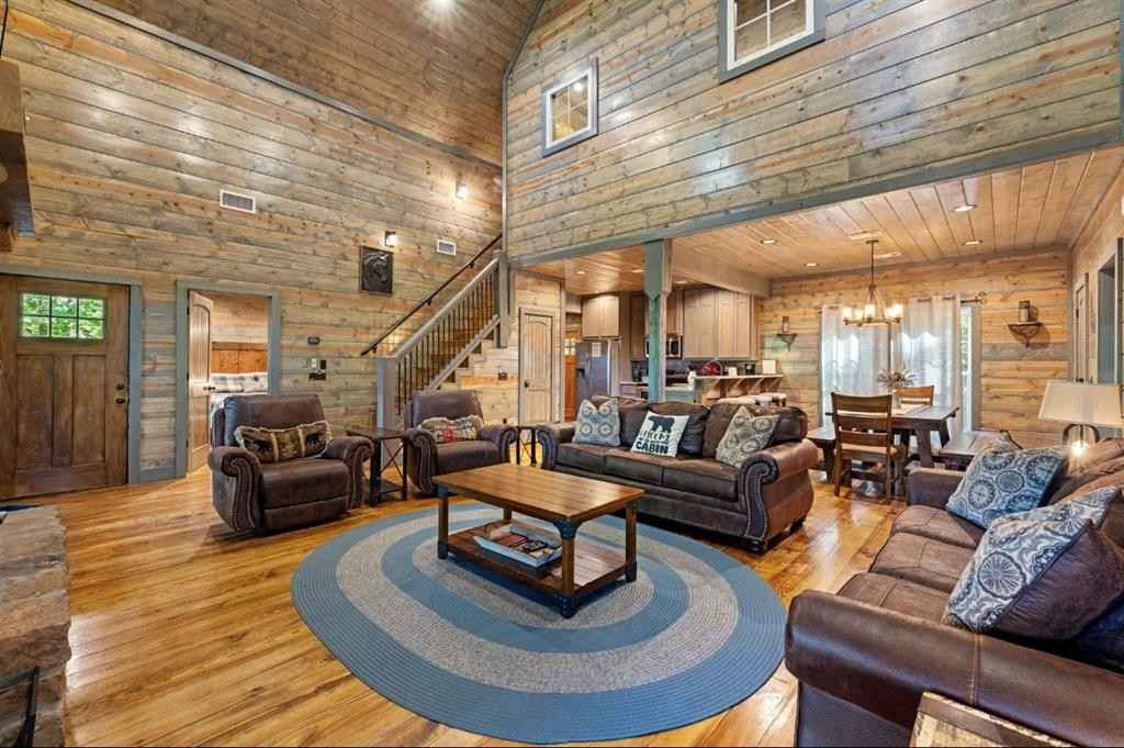 101 MOUNTAIN Pne Trl  