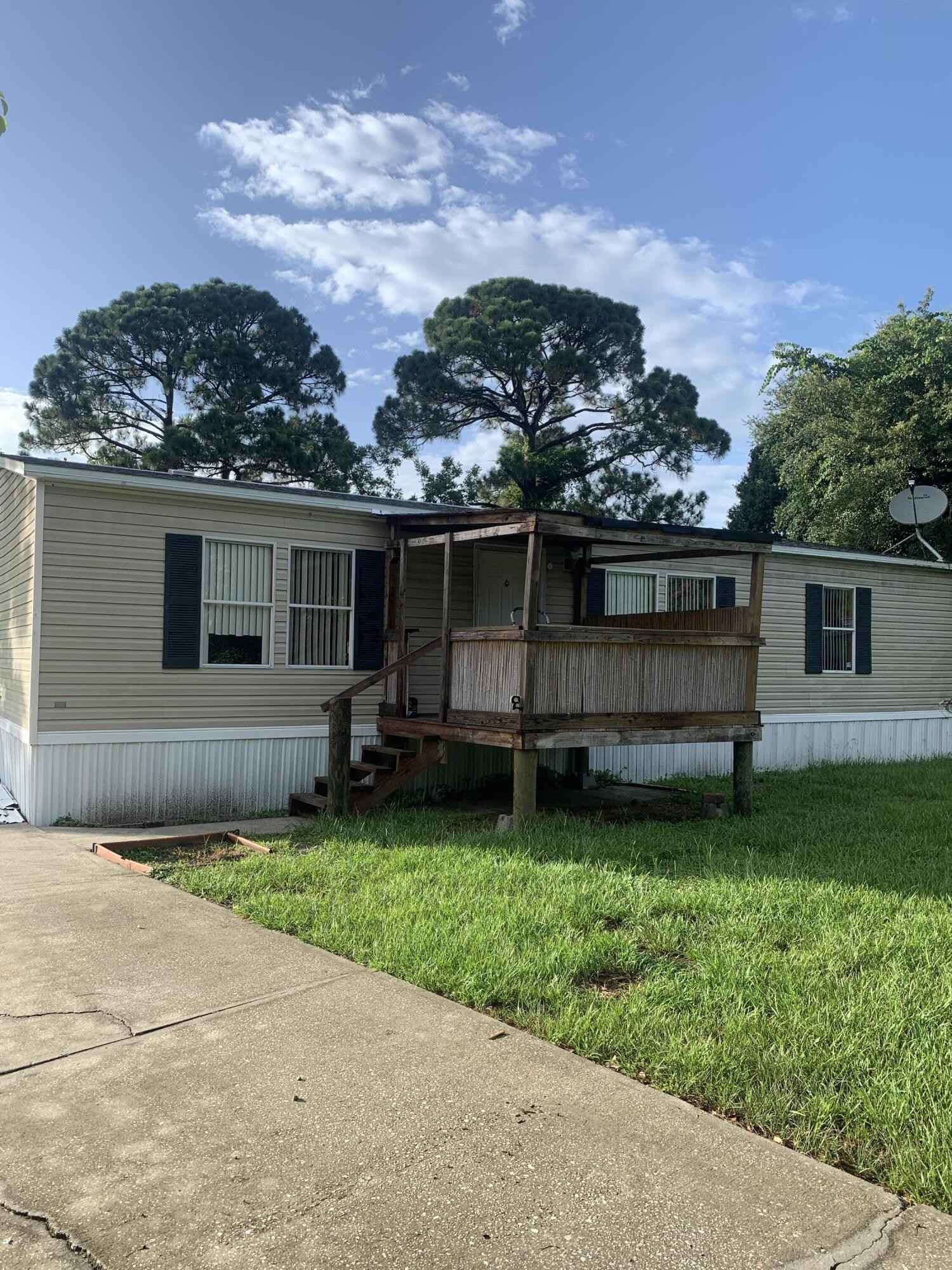 4775 Estrada Ln  
