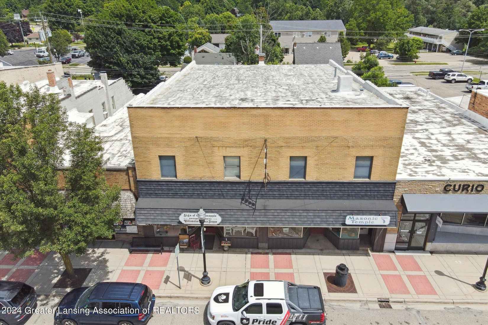 141 E Grand Riv Ave  