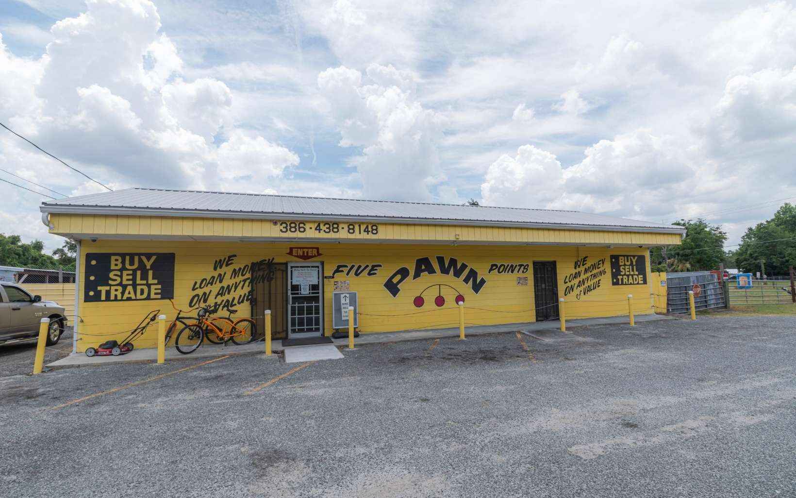 2702 N US HWY 441  