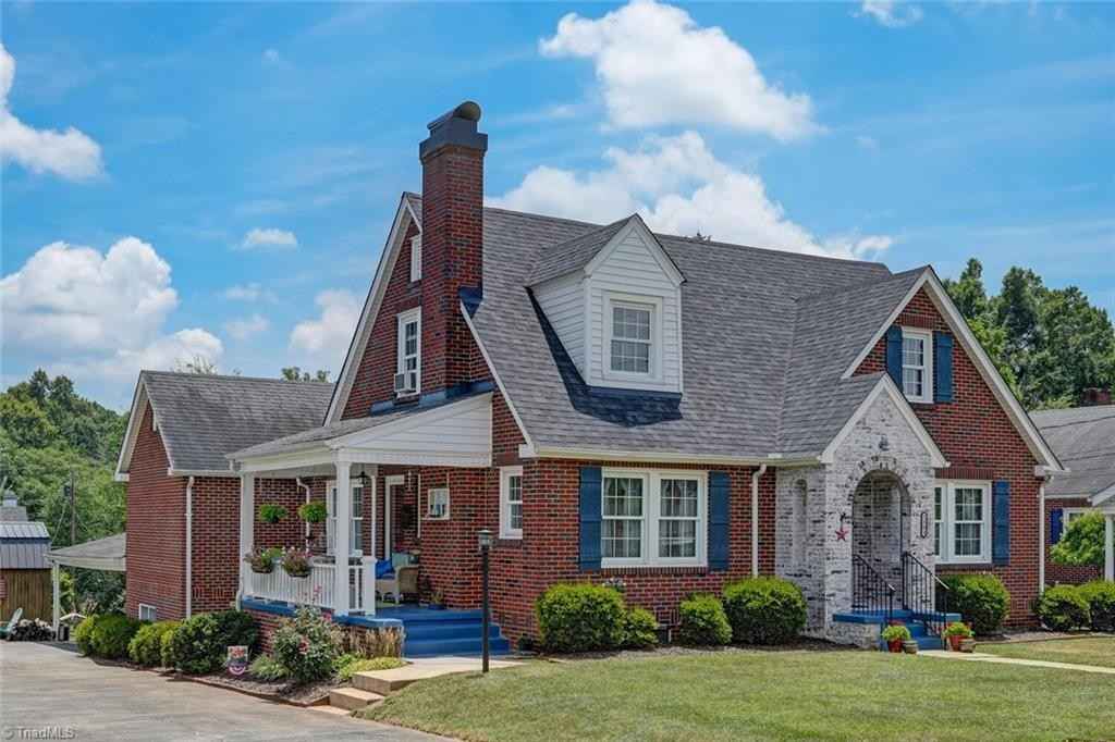 1301 Richardson Dr  