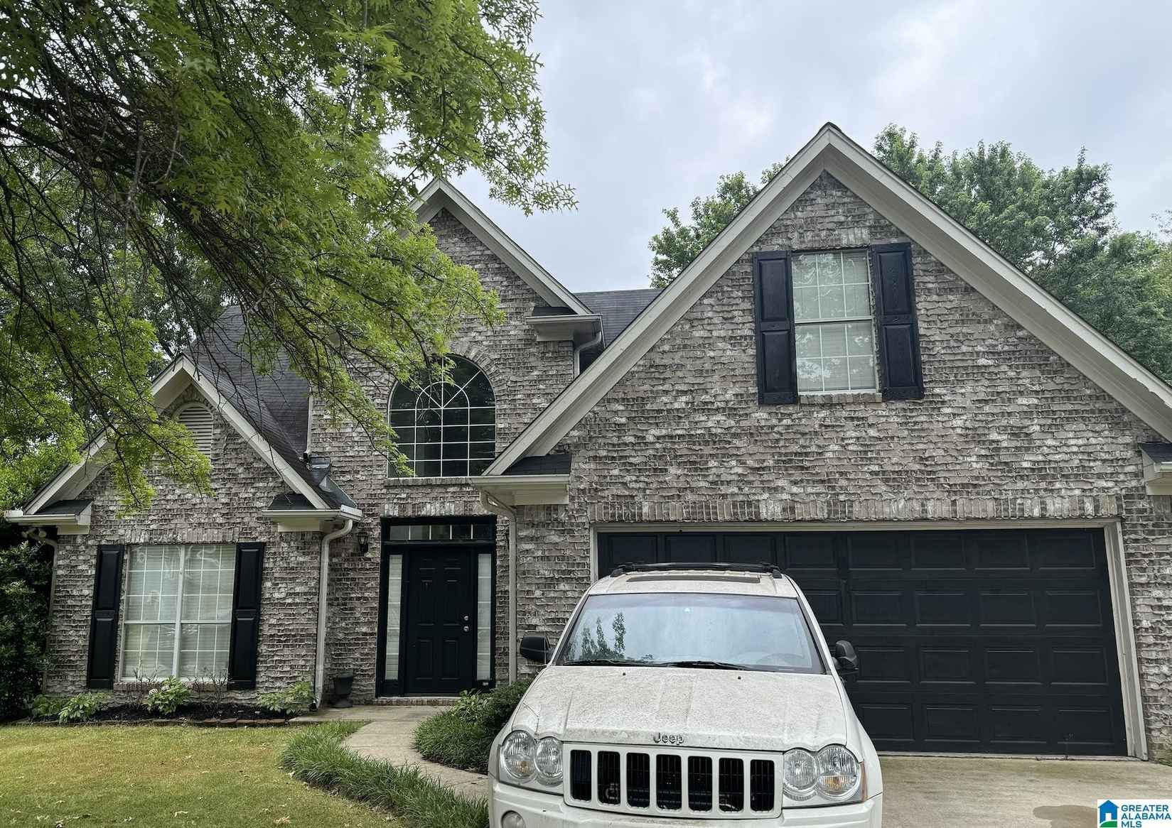 2000 Oxford Cir  