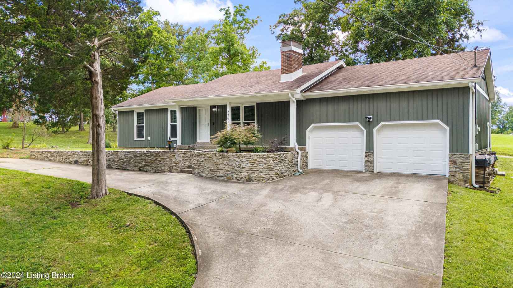 225 Oakrun Dr  