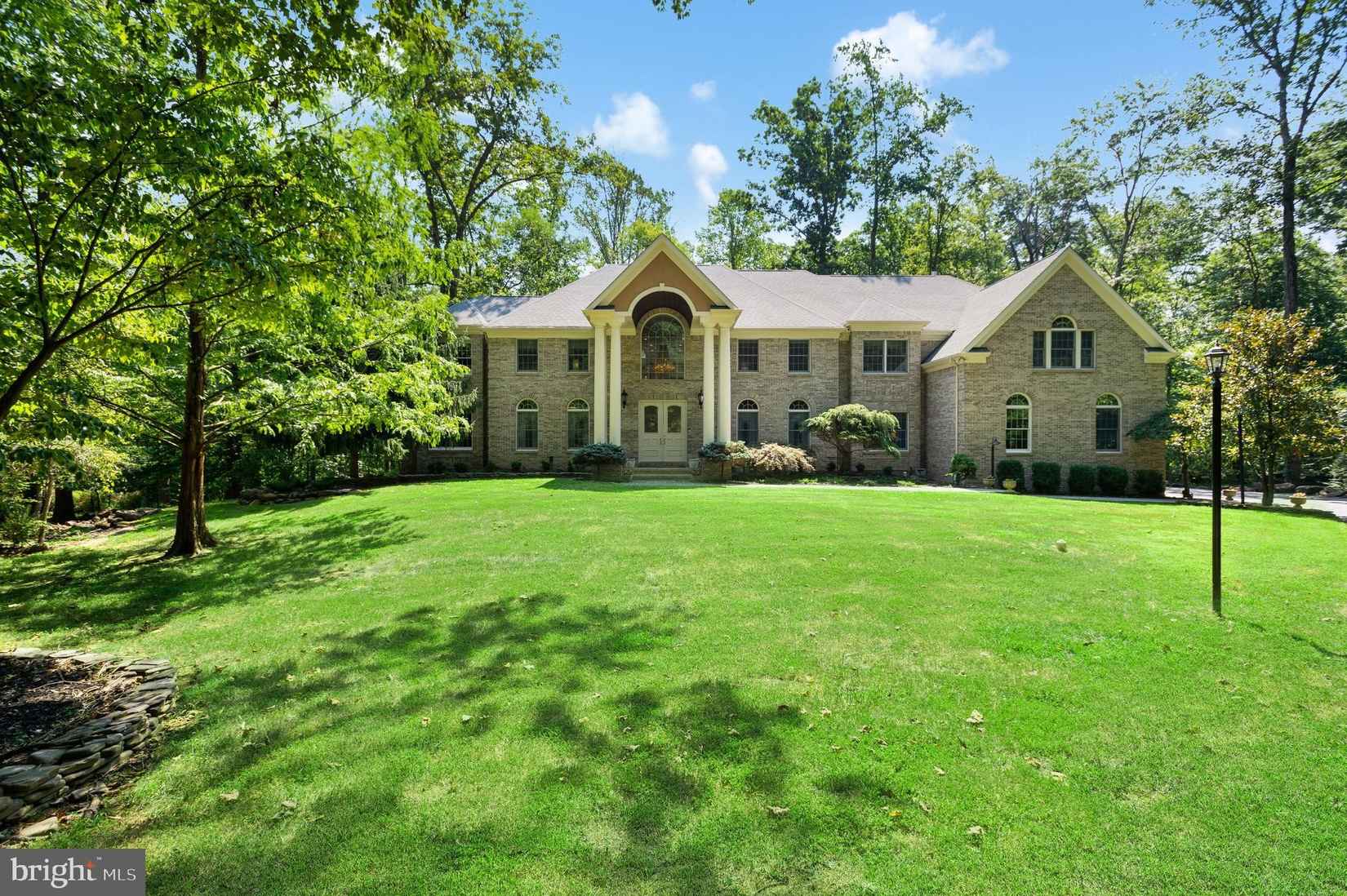 83 Pettit Pl  