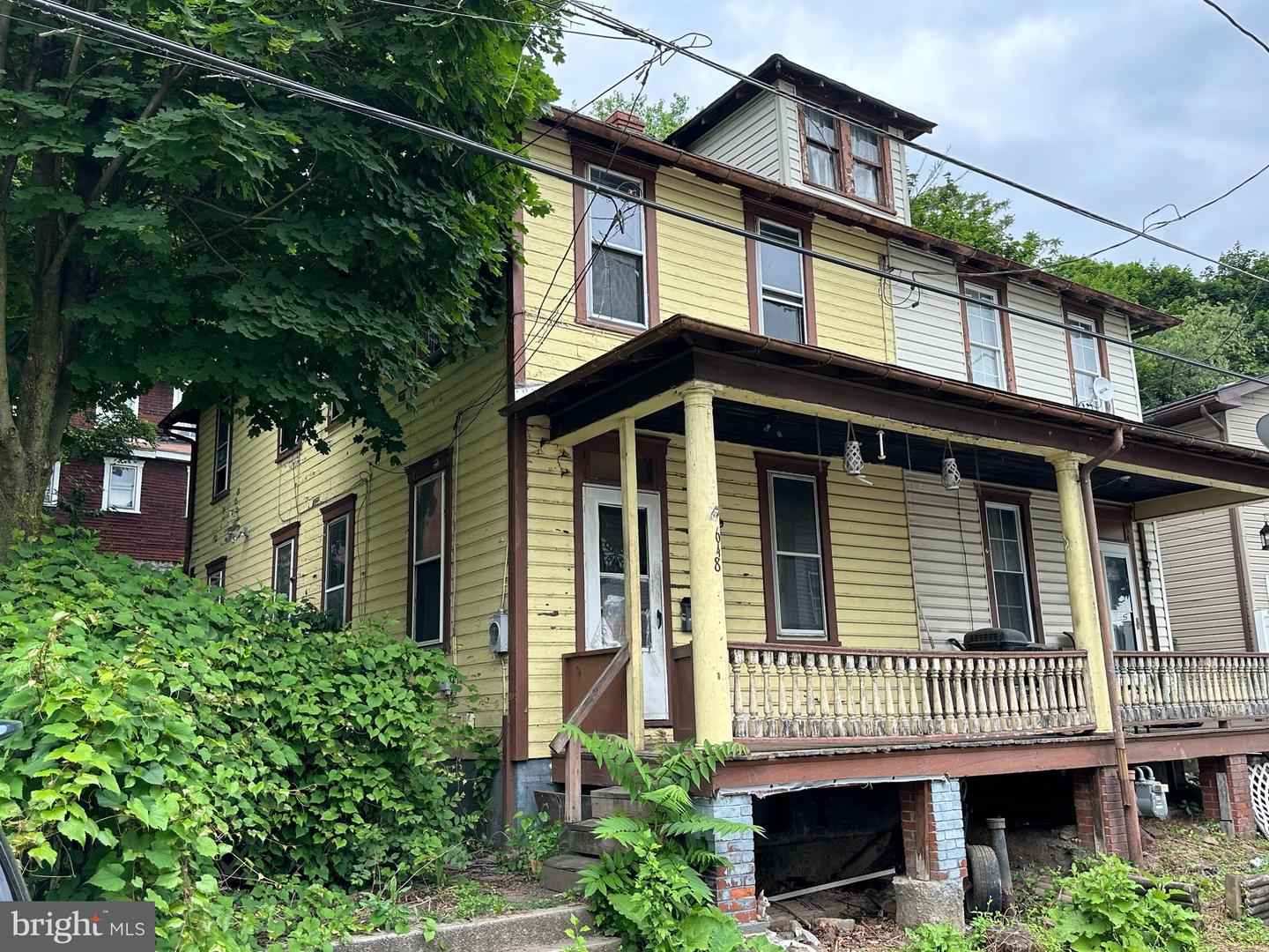 648 Baker St  