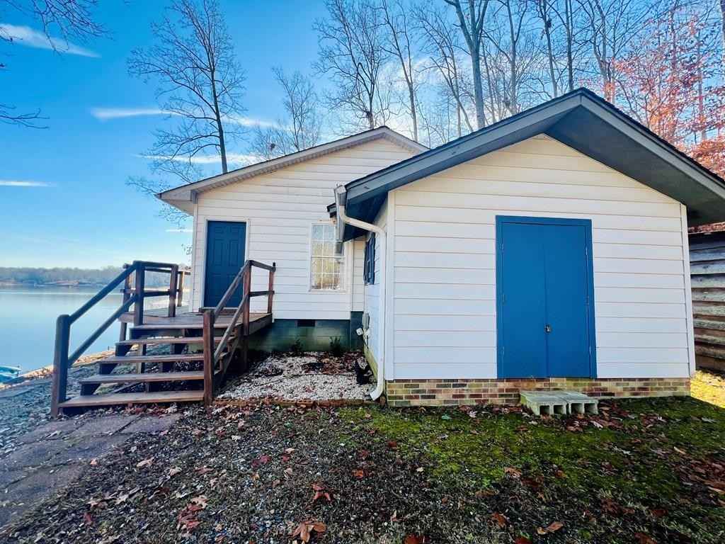77 Doker Dr  